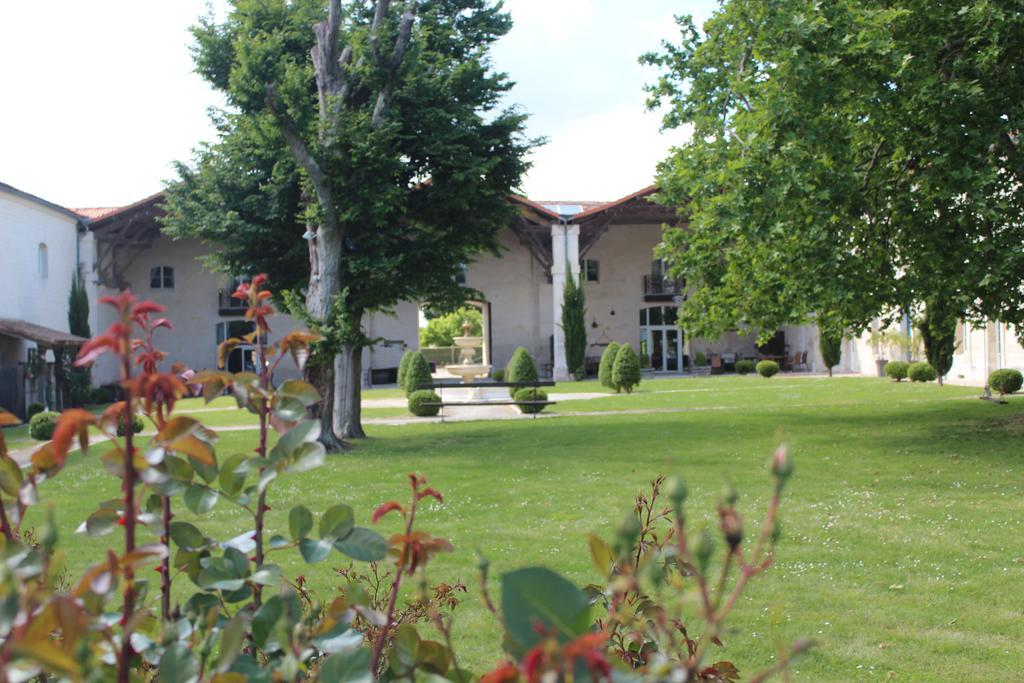 Domaine Des Chais Thénac Exteriör bild