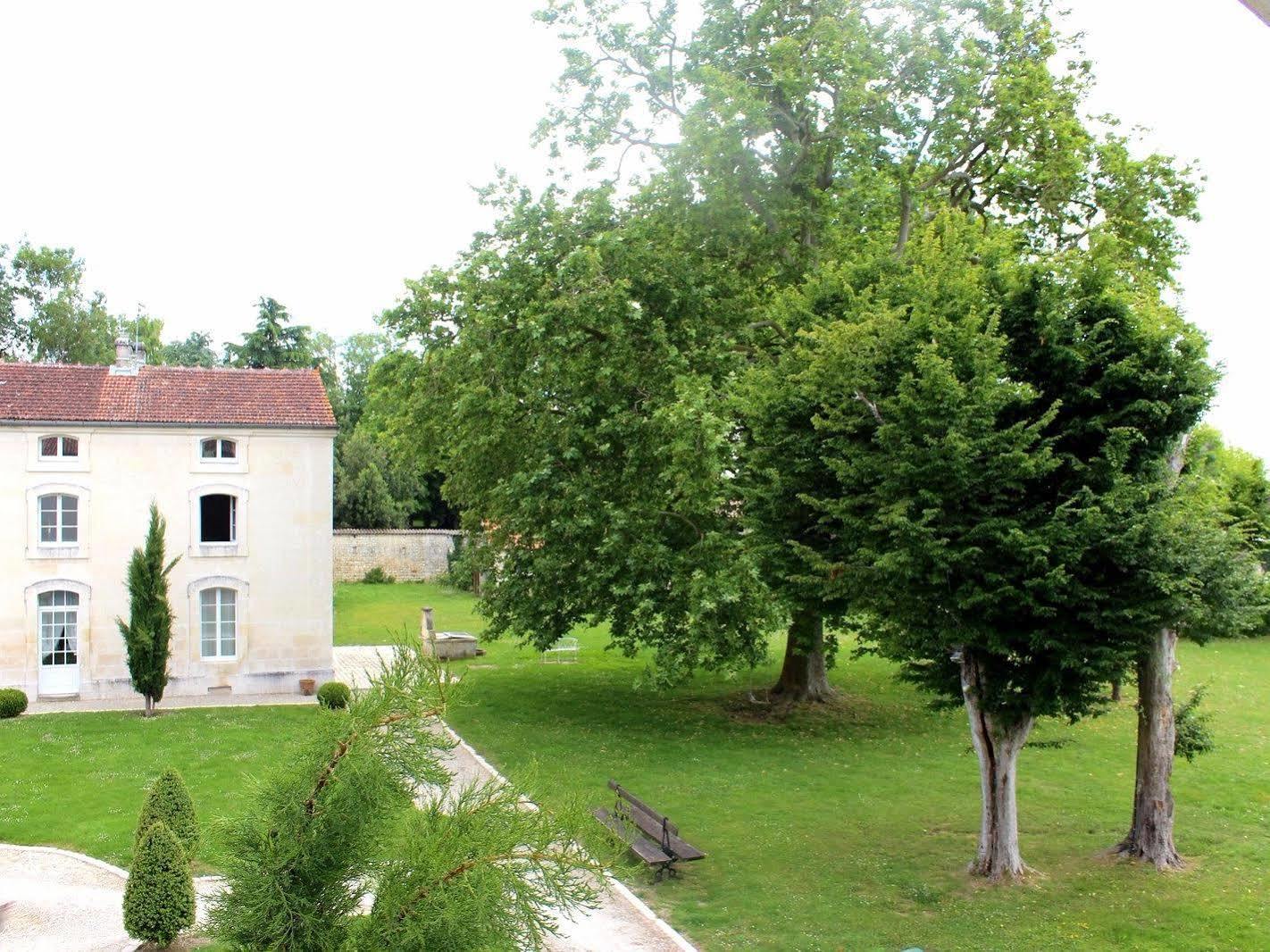 Domaine Des Chais Thénac Exteriör bild