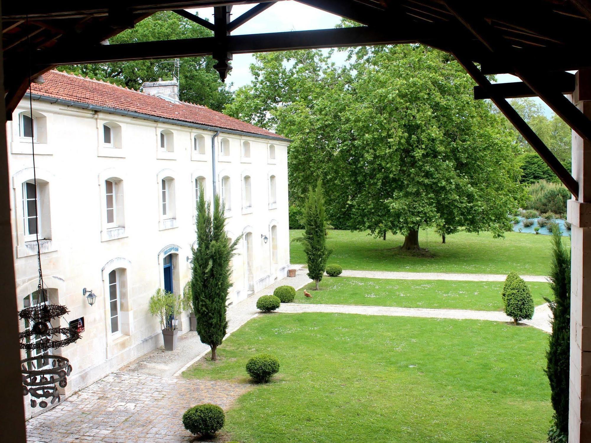 Domaine Des Chais Thénac Exteriör bild