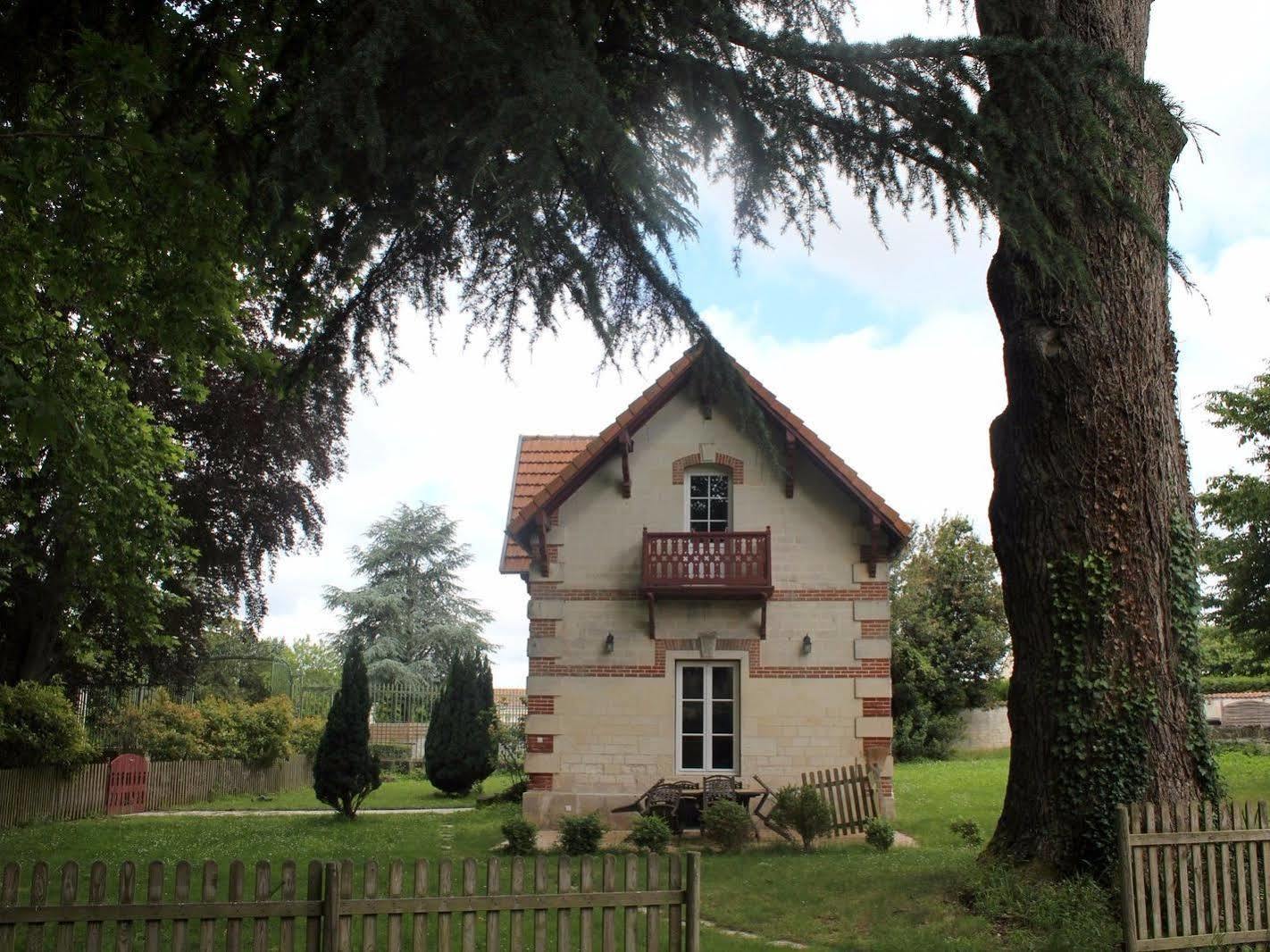 Domaine Des Chais Thénac Exteriör bild